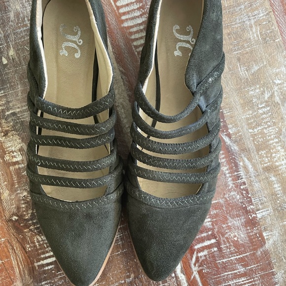 GREEN SLIP ONES WITH SMALL HEEL - Picture 3 of 6